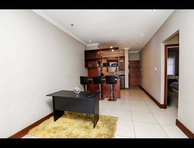 2 BEDROOM APARTMENT FOR SALE IN UMHLANGA RIDGE